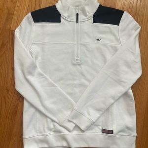 Vineyard vines, pull over brand new without tags